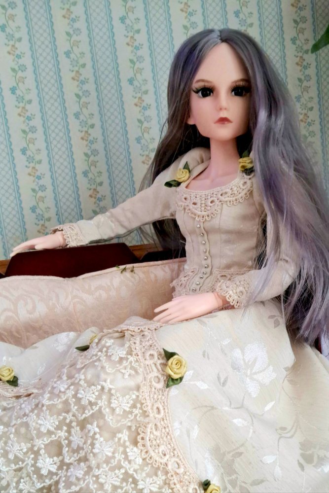 40194_Mireilles New Dress 04.jpg